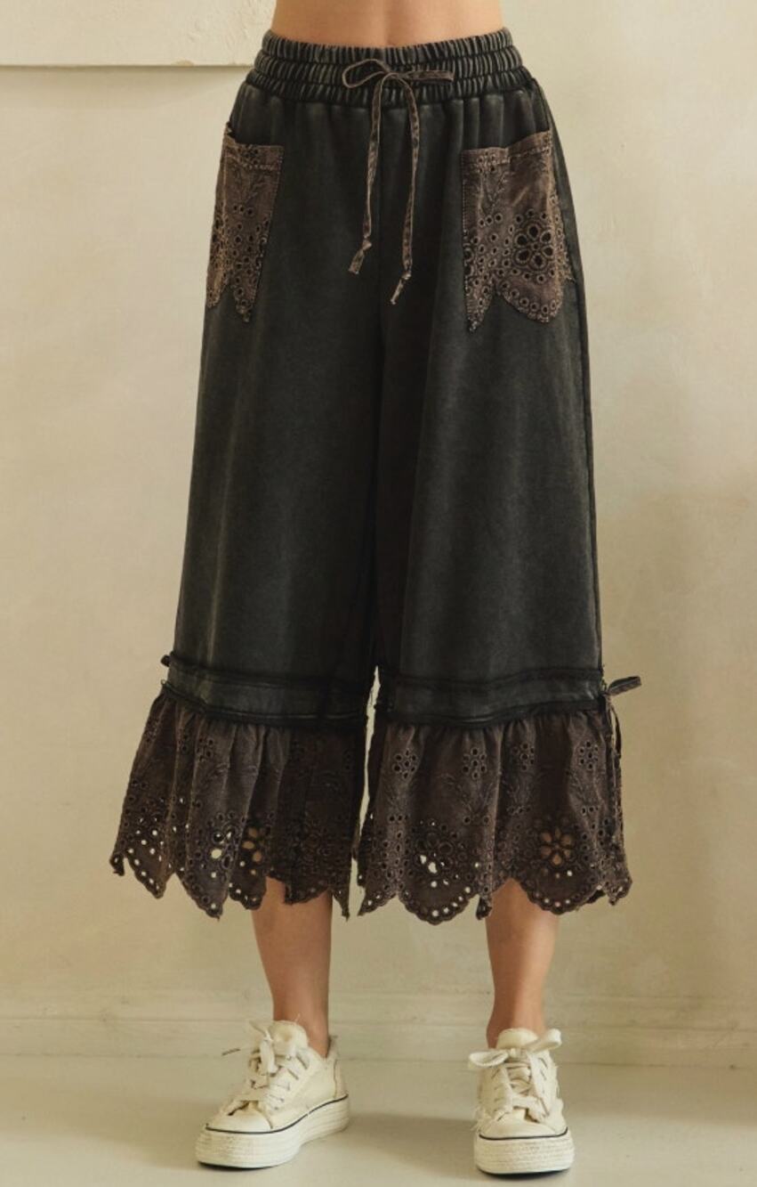 Oli & Hali Black Mineral Wash Eyelet Wide Leg Crop Pants XL NIB - Romantic Boho